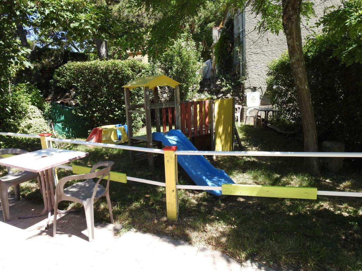 Camping Les Lavandes Darbres Екстериор снимка
